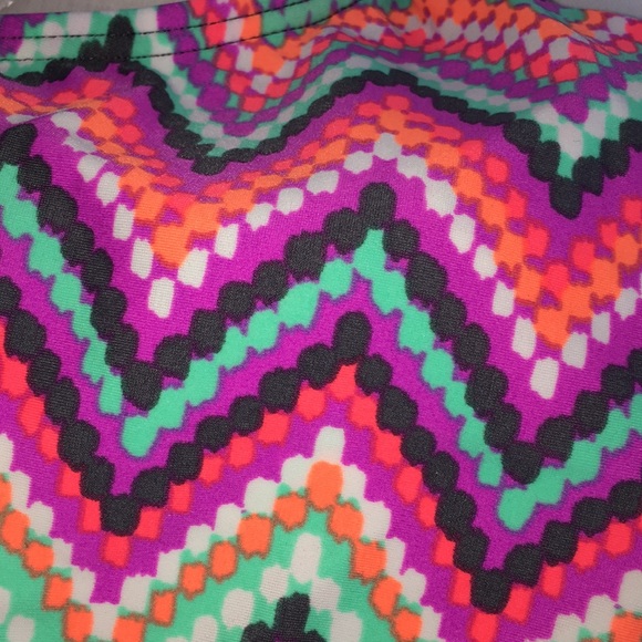 Empyre Juniors Flounce Bikini Top SizeM NWT - Picture 3 of 7